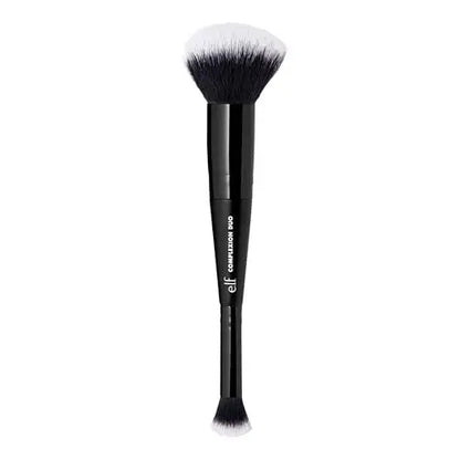 Brocha Dúo para Complección e.l.f., Brocha de Maquillaje para Base y Corrector, Acabado Airbrush, Cerdas Veganas y Cruelty-Free - imagen 1