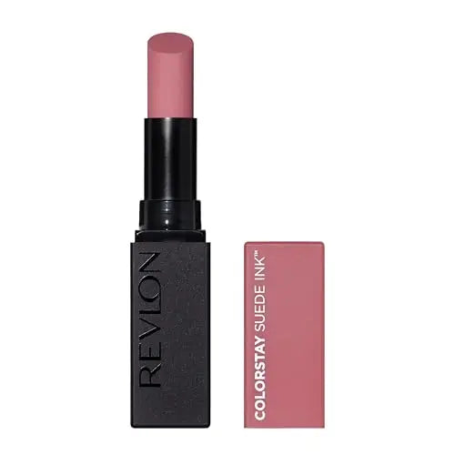 Labial Revlon ColorStay Suede Ink con r Integrado, Infundido con Vitamina E, Resistente al Agua, a Prueba de Manchas, Color Mate, 008 That Girl, 2.6 g - imagen 2